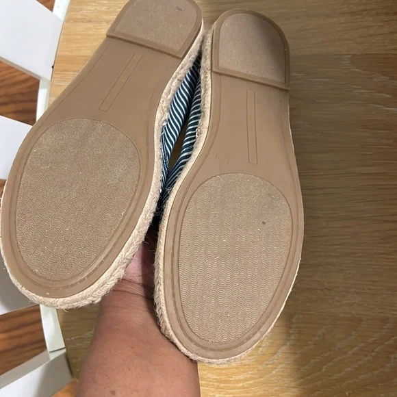 Tommy Hilfiger Navy Stripe Espadrilles shoes size 9.5 NWOB - Picture 6 of 9